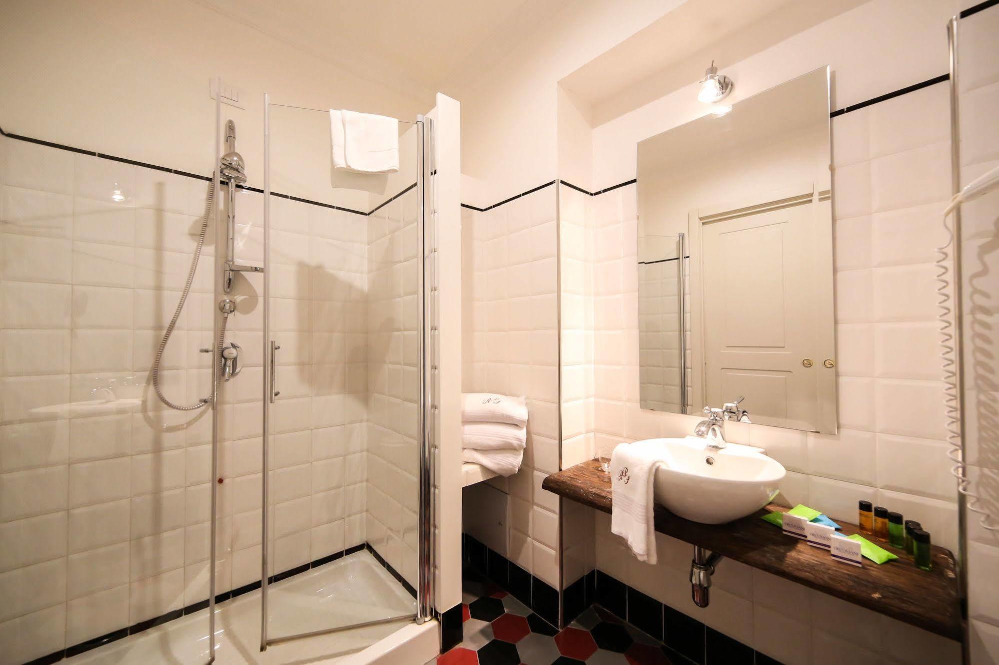 Palazzo Riario Sforza Hotel เนเปิลส์ ภายนอก รูปภาพ