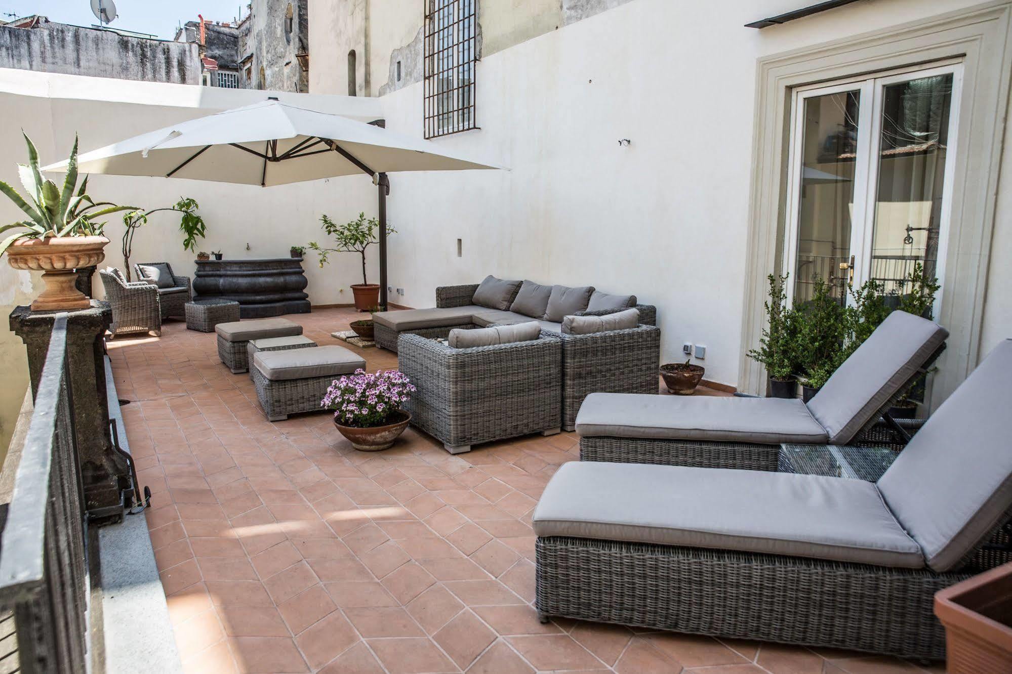 Palazzo Riario Sforza Hotel เนเปิลส์ ภายนอก รูปภาพ