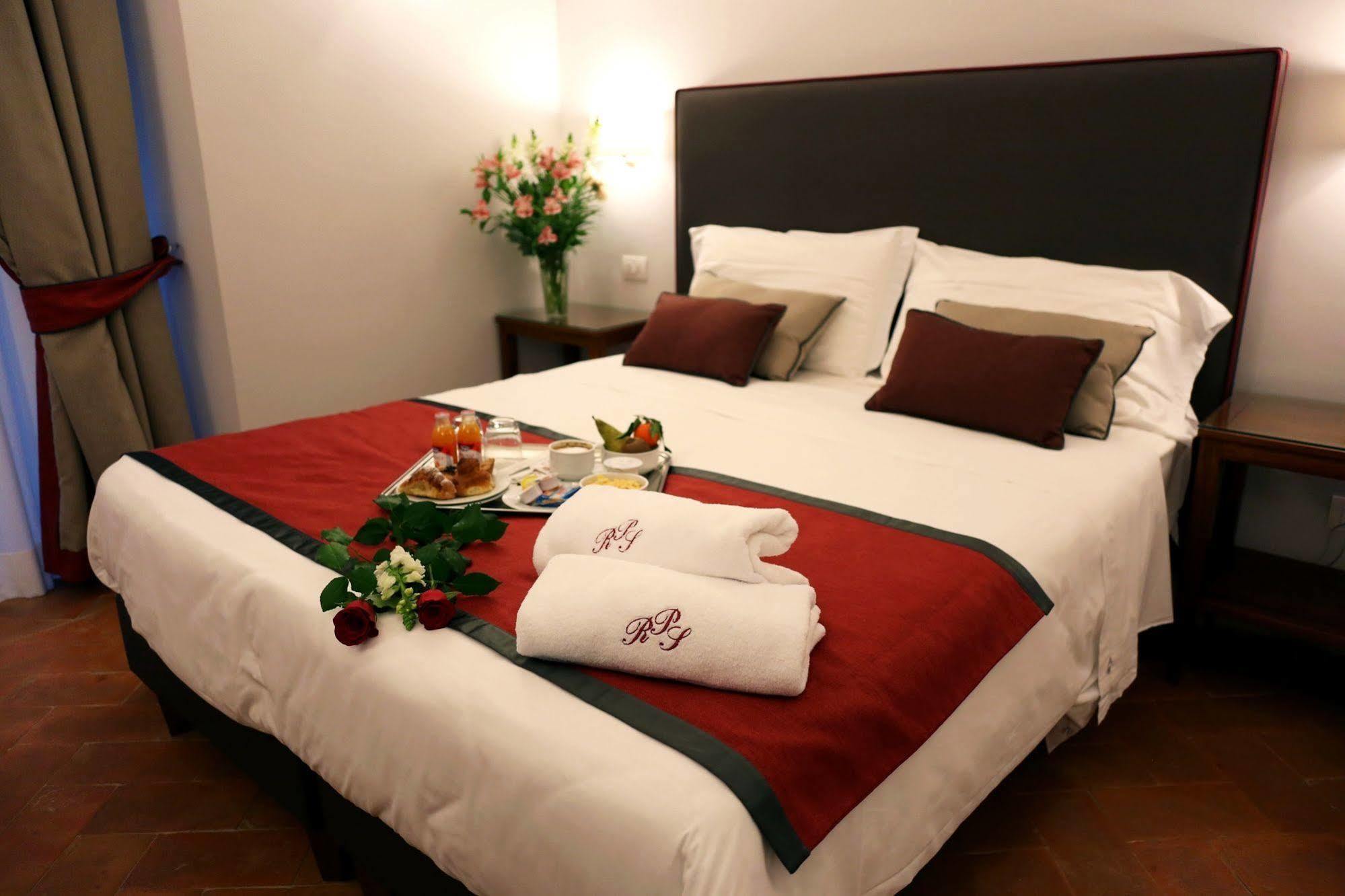 Palazzo Riario Sforza Hotel เนเปิลส์ ภายนอก รูปภาพ