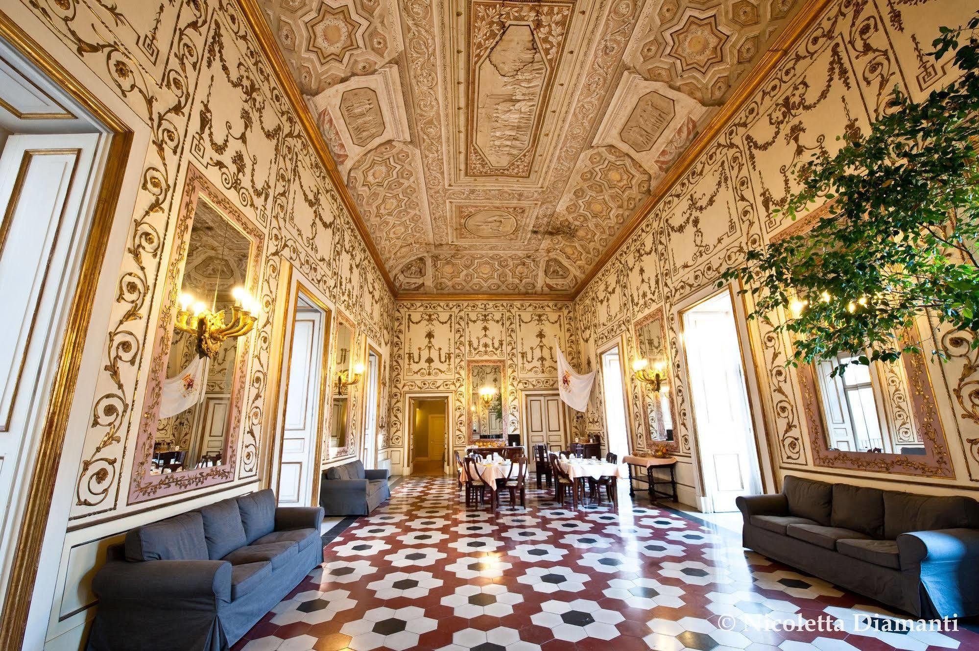 Palazzo Riario Sforza Hotel เนเปิลส์ ภายนอก รูปภาพ